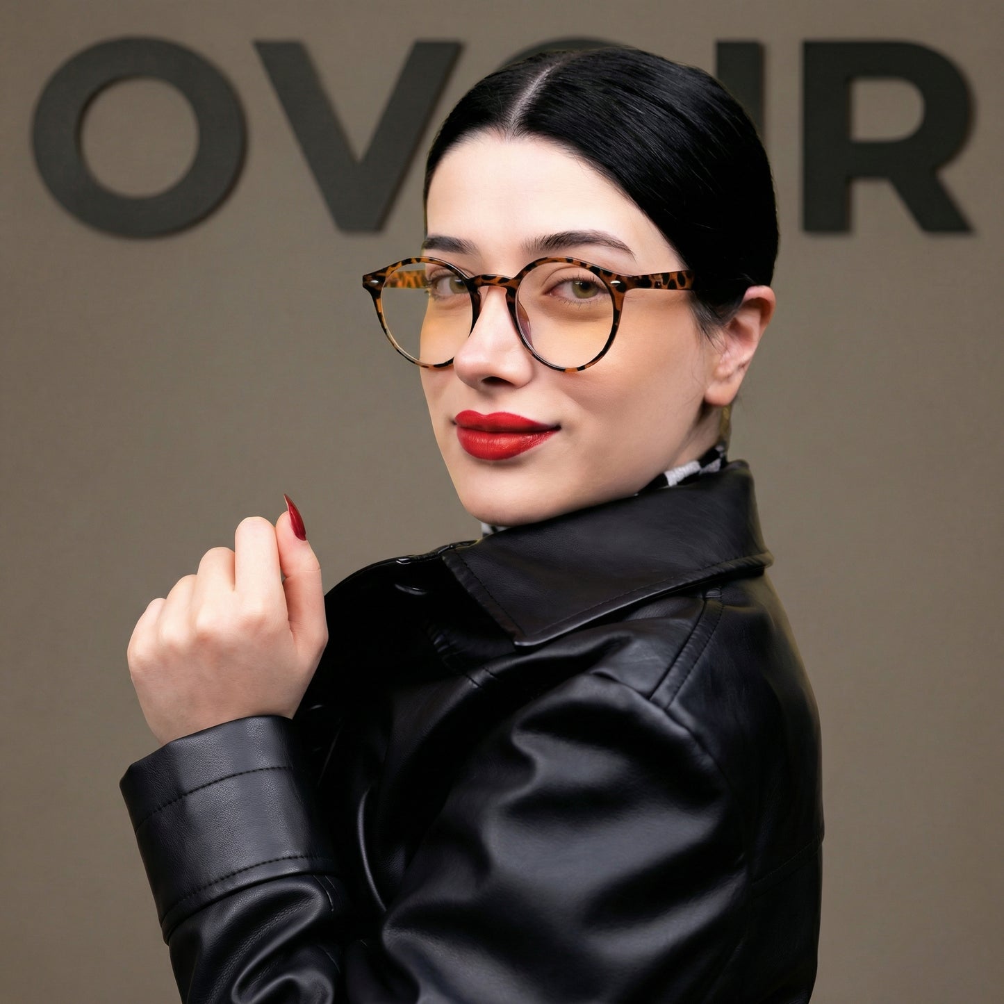 OVOİR Noire Frame • FERAL